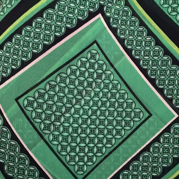 Sleeveless, semi shear top - Picture 2 of 2